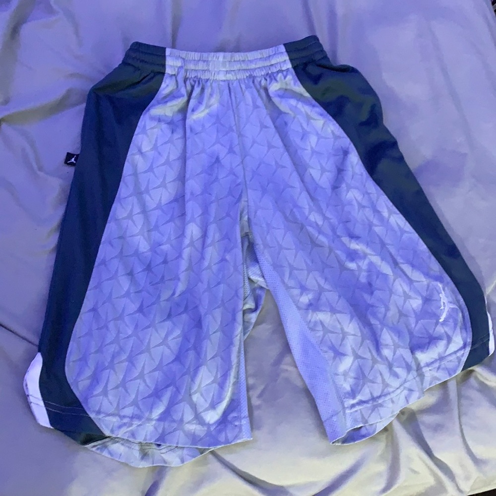 Jordan grey kids basketball shorts size XL